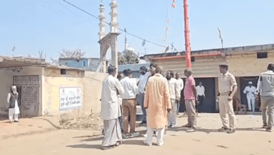 हज़ारीबाग: डुमरौन में मीनार और धर्म ध्वज नहीं हटा, प्रशासन ने नहीं दी इजाजत; दो दिन का समय मांगा