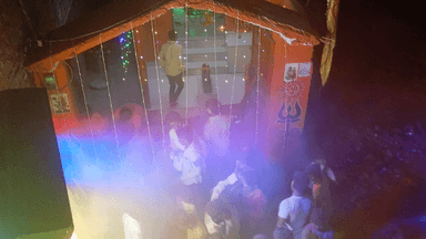 बाबा अमृतेश्वर महादेव मंदिर से महाशिवरात्रि पर शिव बारात निकली गई जो अटल चौराहे का परिक्रमा कर रुद्रेश्वर महादेव तक