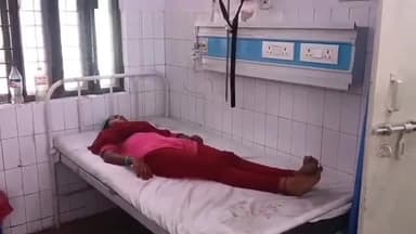 तमकुही राज: लबनिया में फोरलेन पर टैम्पू से गिरी युवती, गंभीर स्थिति में जिला अस्पताल किया गया रेफर