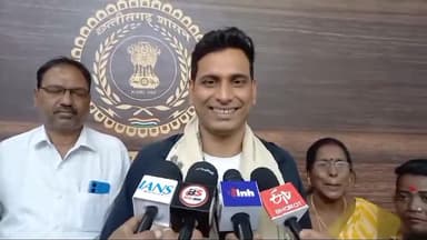 दुर्ग: भिलाई नगर विधायक देवेंद्र यादव ने लंबे समय बाद लोगों से की मुलाकात, सुनी जन समस्याएं