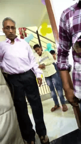 गाज़ियाबाद: मोदीनगर में बर्थडे पार्टी में वेटर बनकर घर में घुसा चोर, नगदी और जेवर लेकर फरार होने से पहले पकड़ा गया