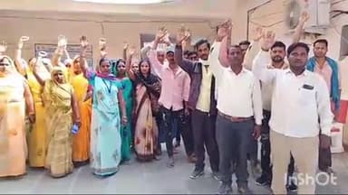 मेहदावल: टड़वा गांव में डॉ भीमराव अंबेडकर की मूर्ति तोड़ने के खिलाफ ग्रामीणों ने तहसील पर किया विरोध प्रदर्शन