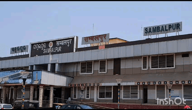 ସମ୍ବଲପୁର ମ୍ୟୁନିସିପାଲଟି: କ୍ଷେତରାଜପୁର ରେଳ ଷ୍ଟେସନରେ କାର ଲୁଟ ଅଭିଯୋଗରେ ଜଣେ ଗିରଫ, ଗାଡି ଜବତ