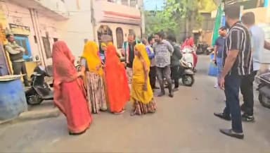 गिर्वा: शहर के वार्ड-49 में कांग्रेस ने वरिष्ठ जन सम्मान कार्यक्रम का किया आयोजन