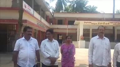 దంగేరు హైస్కూల్ ను సందర్శించి విద్యార్థులకు సూచనలు అందించిన డివైఈవో రామలక్ష్మణమూర్తి