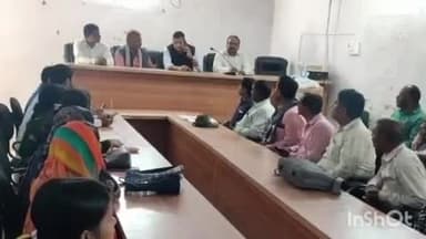 नावकोठी: नावकोठी प्रखंड मुख्यालय में पदाधिकारी, आवास सहायक और विकास मित्र की संयुक्त बैठक, आवश्यक निर्देश दिए गए