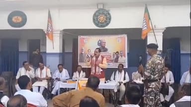 लोहरदगा: लोहरदगा में अटल विरासत सम्मेलन: पूर्व सांसदों की उपस्थिति में अटल जी के विचारों और योगदान को किया गया नमन