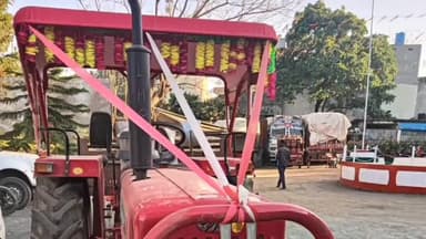 कुडू: कुडू में अवैध बालू परिवहन पर बड़ी कार्रवाई, हेंजला पिकेट के पास पुलिस ने ट्रैक्टर ज़ब्त किया