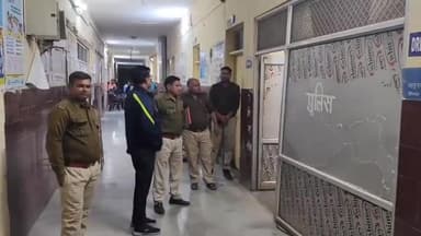 रामगंजमण्डी: खैराबाद में सड़क किनारे खून से सना मिला युवक का शव, गले और शरीर पर धारदार हथियार से हमला, पुलिस जांच में जुटी