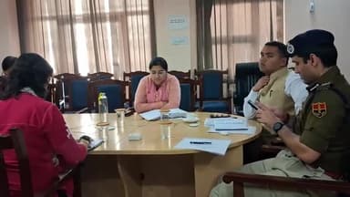 चूरू: त्योहारों को लेकर प्रशासन सतर्क, कलेक्ट्रेट में जिला कलेक्टर और एसपी ने की जिलास्तरीय मीटिंग