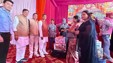 रामपुर: सैदनगर ब्लॉक के काशिपुर आंगा स्थित मैरिज हाल में सामूहिक विवाह समारोह का आयोजन किया गया