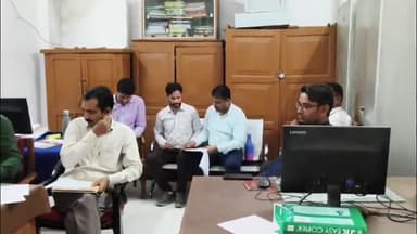 सागर नगर: सागर ट्रेजरी ऑफिस का बाबू रिश्वत लेते पकड़ा गया, एरियर निकालने के लिए मांगे थे ₹2000