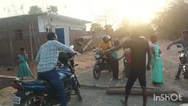 सुंदरपहाड़ी: सुंदर पहाड़ी प्रखंड के तिलाबाद पंचायत में ग्रामीणों ने सड़क जाम किया