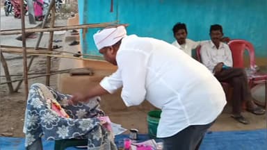 डोंगरगांव में आयोजित शोक कार्यक्रम में विधायक इन्द्रशाह मंडावी ने परिजनों को बंधाया ढांढस