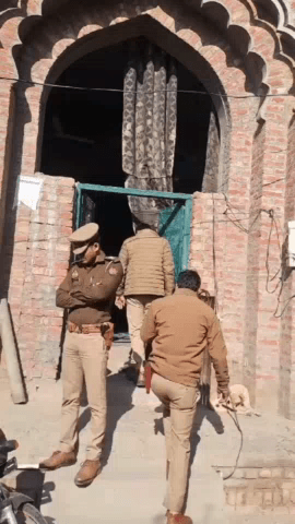 मेरठ: लिसाडी गेट क्षेत्र में पुरानी रंजिश के चलते मस्जिद में नमाज पढ़ते वक्त युवक पर आरोपी ने कैंची से किया हमला, हालत गंभीर