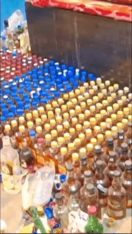 मेरठ: सिविल लाइन क्षेत्र में पुलिस ने अवैध शराब के गोदाम पर की छापेमारी, चार लोगों को हिरासत में लिया