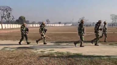 अमरोहा: होली और जुम्मा एक ही दिन - अमरोहा में एसपी अमित कुमार आनंद की सख्ती, पुलिस को मिली दंगा नियंत्रण की विशेष ट्रेनिंग