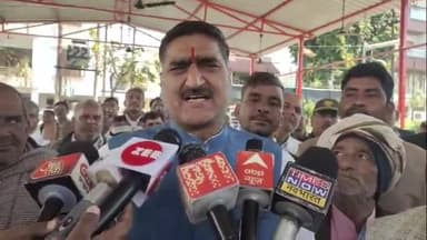 कोल: अलीगढ़ सांसद का बड़ा बयान- होली बड़ा त्योहार है, होली पर जिसे रंग से आपत्ति है, वो घर में परिवार के साथ रहे