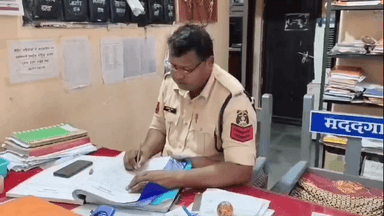 अकलतरा: अकलतरा के सार्वजनिक स्थान पर शराब का सेवन करने वाले व्यक्ति को किया गिरफ्तार, केस दर्ज