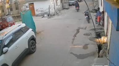 कांके: डेली मार्केट थाना क्षेत्र के ओसीसी कंपाउंड में घर से मोबाइल चोरी, सीसीटीवी में घटना कैद