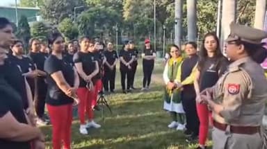 झांसी: अंतर्राष्ट्रीय महिला दिवस पर रानी लक्ष्मीबाई पार्क में महिलाओं को किया गया सम्मानित