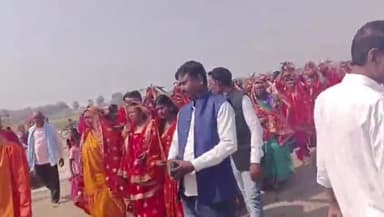 मोरवा: मरीचा पंचायत स्थित हनुमान मंदिर में प्राण प्रतिष्ठा को लेकर निकाली गई कलश यात्रा