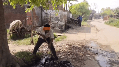 होली के पर्व पर सफाई व्यवस्था बदहाल सफाई कर्मचारी की लापरवाही बरखेड़ा की ग्राम पंचायत मूढ़ा सेमनगर उर्फ पड़री का मामला।