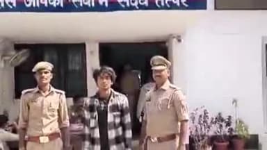 निघासन: सिंगाही थाना पुलिस ने अपहरण और एससी एसटी एक्ट के मामले में वांछित एक आरोपी को कस्बा से किया गिरफ्तार