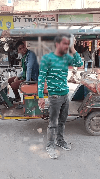 मेरठ: लिसाड़ी गेट थाना क्षेत्र के गोला कुआं पर मकान के कब्जे को लेकर दो पक्षों के बीच मारपीट और पथराव, तीन लोग घायल