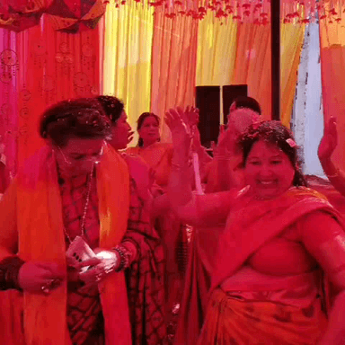 फरीदाबाद: हरियाणा महिला आयोग की अध्यक्ष रेनू भाटिया ने ग्रेटर फरीदाबाद के गांव मवई में होली मिलन समारोह में भाग लिया