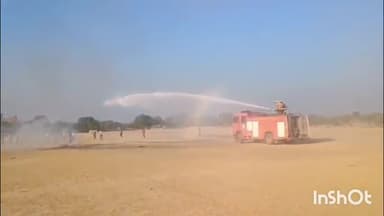 मिर्ज़ापुर: कटरा कोतवाली क्षेत्र के चनईपुर ग्राउंड में जनपदीय पुलिस को दंगा बलवा नियंत्रण ड्रिल का कराया गया अभ्यास