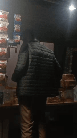 मेरठ: लिसाडी गेट क्षेत्र में हिंदू युवक के साथ बुर्के में बाइक पर जा रही युवती को लोगों ने रोका और की मारपीट