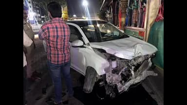 इंदौर: विजय नगर में तेज रफ्तार कार ट्रक से टकराई, रेलिंग से टकराकर मंदिर की दीवार में घुसी