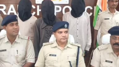 कांके: लोअर बाजार थाना क्षेत्र से पुलिस ने अफीम और हथियार के साथ 3 आरोपियों को किया गिरफ्तार
