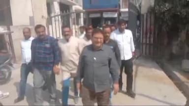 डुमरियागंज: सीतापुर में पत्रकार राघवेंद्र वाजपेई की हत्या को लेकर ग्रापए डुमरियागंज ने राजपाल को संबोधित ज्ञापन एसडीएम को सौंपा