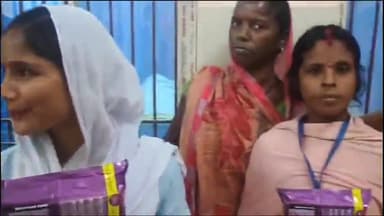 अररिया: सदन अस्पताल में जीविका दीदियों द्वारा होली मिलन समारोह का आयोजन किया गया