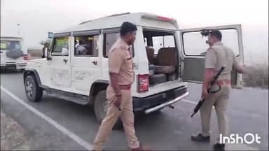 बलिया: होली से पहले शराब तस्करी को लेकर दुबहड़ थाने की पुलिस ने जनेश्वर मिश्र गंगा सेतु पर चलाया सघन चेकिंग अभियान