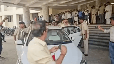 हज़ारीबाग: एनटीपीसी डीजीएम कुमार गौरव हत्याकांड मामले में डीजीपी हजारीबाग पहुंचे, सुरक्षा पर हुई उच्च स्तरीय बैठक