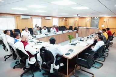 फैज़ाबाद: कमिश्नर और अयोध्या विकास प्राधिकरण के अध्यक्ष गौरव दयाल की अध्यक्षता में प्राधिकरण की 86वीं बोर्ड बैठक का आयोजन हुआ