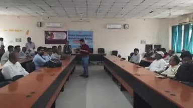 बिहार: सदर अस्पताल स्थित सभागार में AEFI निगरानी पर दिया गया प्रशिक्षण