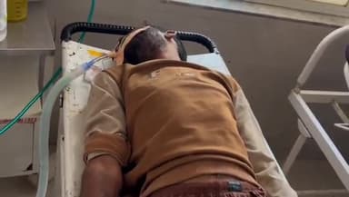 અમરેલી: અમરેલીના અમરાપર ગામ નજીક અચાનક બાઈક ખાડીયામાં ઘૂસી જતા સર્જાયો અકસ્માત:યુવકની હાલત ગંભીર