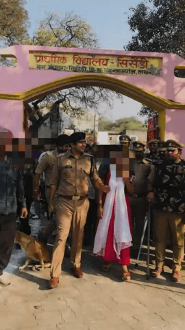 मोहनलालगंज: आगामी होली और रमजान में शांति व्यवस्था को लेकर मोहनलालगंज पुलिस सतर्क, संवेदनशील स्थानों पर किया फ्लैग मार्च