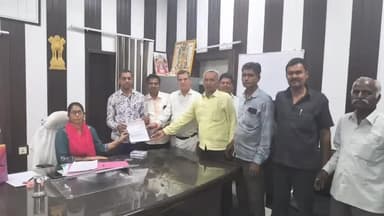 रामगंजमण्डी: सरसों और चने की फसल के उचित मूल्य की मांग को लेकर भारतीय किसान संघ ने उपखंड कार्यालय में SDM को सौंपा ज्ञापन