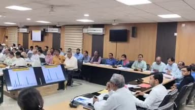 मुशहरी: जिलाधिकारी ने समाहरणालय में ऐईएस रोकथाम, बचाव और जनजागरूकता के लिए जिला स्तरीय समिति की बैठक की