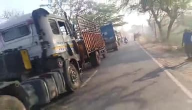 Awagarh me traffic 🚦⛔ 
#Awagarh to nagla Bandha