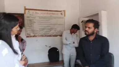 पचपहाड़: भवानीमंडी में एसडीएम ने ईमित्र केंद्रों का किया निरीक्षण, सेवा शुल्क व हेल्पलाइन नहीं मिले चस्पा