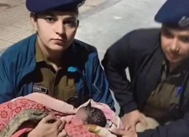 कानपुर: कानपुर सेंट्रल स्टेशन में यूट्यूब वीडियो देखकर आरपीएफ सिपाही ने कराया महिला का प्रसव