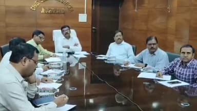 कांके: मुख्य निर्वाचन पदाधिकारी ने वीडियो कॉन्फ्रेंसिंग के ज़रिए सभी जिलों के उप निर्वाचन पदाधिकारियों के साथ समीक्षा बैठक की