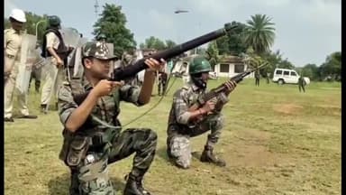 लोहरदगा: लोहरदगा में होली पर सुरक्षा के लिए मॉक ड्रिल, पुलिस ने उपद्रव नियंत्रण का किया अभ्यास