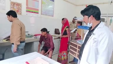 बदायूं: वक्सेना गांव में झगड़े की शिकायत करने गए किशोर व किशोरी को दबंगों ने पीटकर किया घायल, जिला अस्पताल में कराया भर्ती